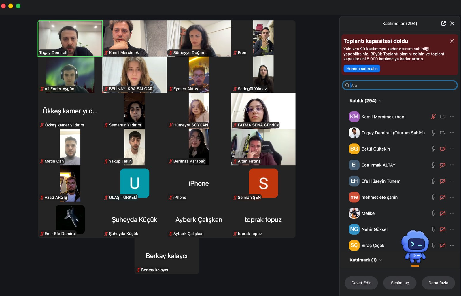 Katılımcıların video kutucukları ve katılımcı listesinin göründüğü çevrim içi Meet-Up ekranı.